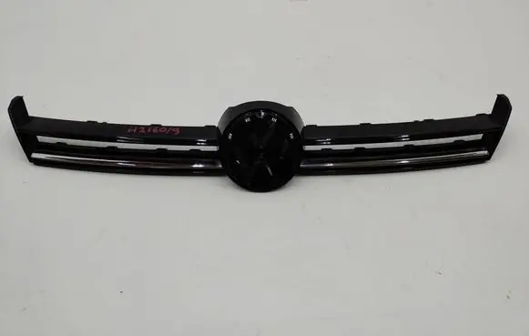 Volkswagen Golf VII Front grill VD40103002