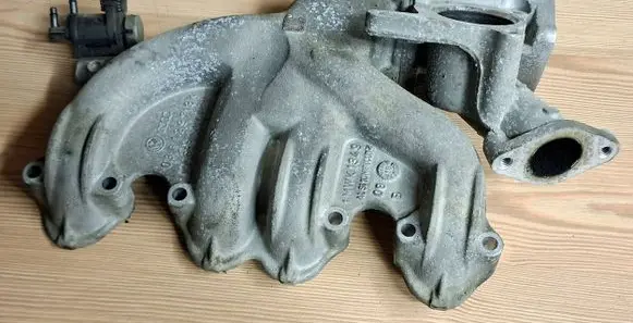 Volkswagen Caddy Intake manifold 03G129713K