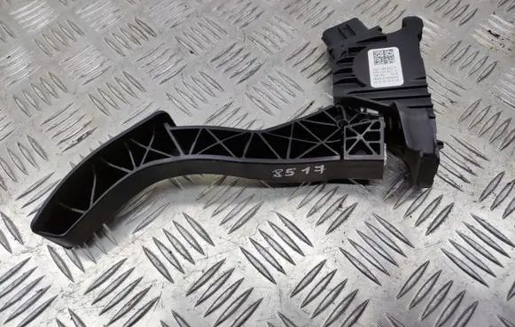 Skoda Octavia Mk3 (5E) Accelerator throttle pedal 5Q1723503H