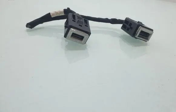 Citroen C4 Grand Picasso USB socket connector 