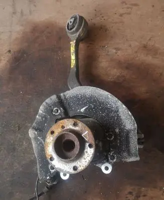 BMW 5 E60 E61 Front wheel hub
