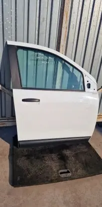 Dacia Lodgy Front door 