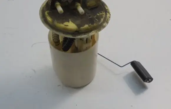 Renault Thalia I In-tank fuel pump 8200027963