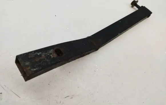 Audi A5 8T 8F Radiator support slam panel bracket 8K0805527A