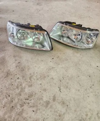 Volkswagen Transporter - Caravelle T5 Headlight/headlamp 7H1941017L 7H1941018L 0301195202