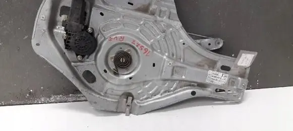 Hyundai Tucson JM Front window lifting mechanism without motor 82480-2E010