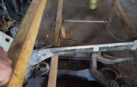 Citroen C4 I Rear axle beam 