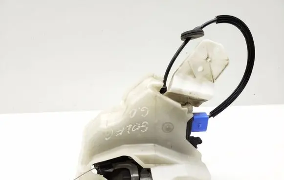 Volkswagen Golf VI Rear door lock 7L0839016D