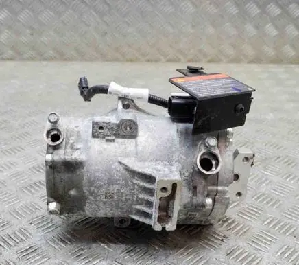 Nissan Leaf II (ZE1) Air conditioning (A/C) compressor (pump) 00000700 240415SH0A