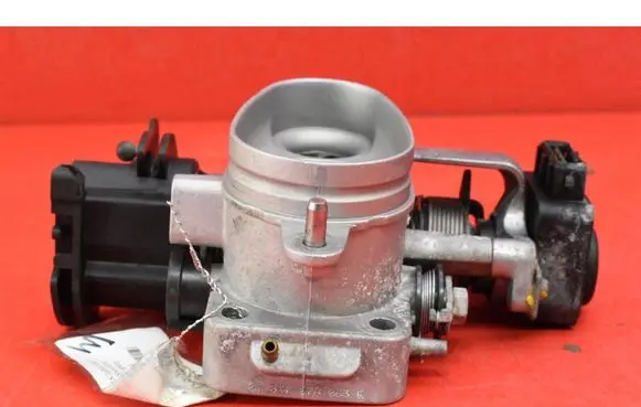 Audi A6 S6 C5 4B Throttle body valve 