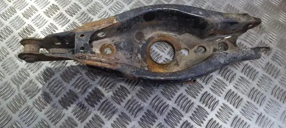 Toyota Avensis T270 Rear upper control arm/wishbone