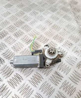 Mercedes-Benz E W211 Seat adjustment motor 0390203001