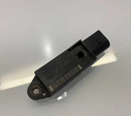 Mercedes-Benz E W211 Airbag deployment crash/impact sensor A0028202726 25571203A4 0028202726