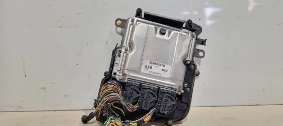 Volvo S40, V40 Engine control unit/module 30630048