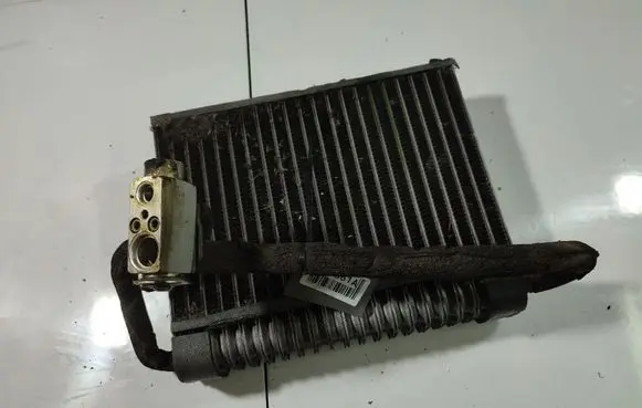 A/C cooling radiator (condenser)