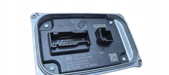 Mercedes-Benz S W223 Voltage converter/converter module 