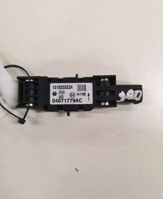 Chrysler 300 - 300C Airbag deployment crash/impact sensor 04671779AC 1019203224