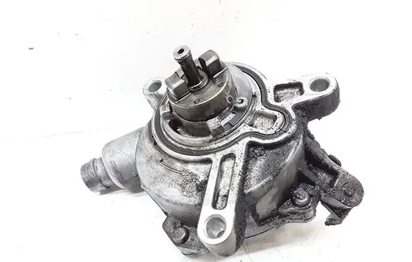 Volvo V70 Vacuum pump 08699237
