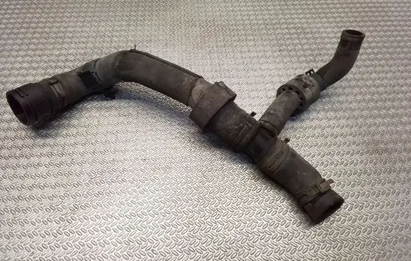 Volkswagen Transporter - Caravelle T5 Engine coolant pipe/hose 3B0122291C