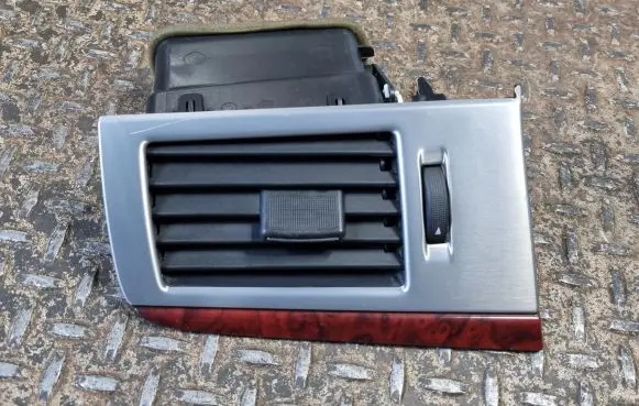 Cadillac Escalade Dashboard side air vent grill/cover trim 15863360
