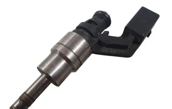 Audi A3 S3 8P Fuel injector 03C906036A 0261500016