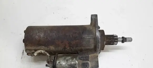 Volkswagen Golf III Starter motor 000110076