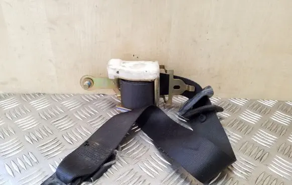 Rear seatbelt