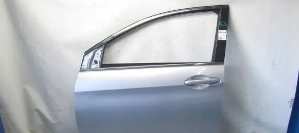 Honda CR-V Front door