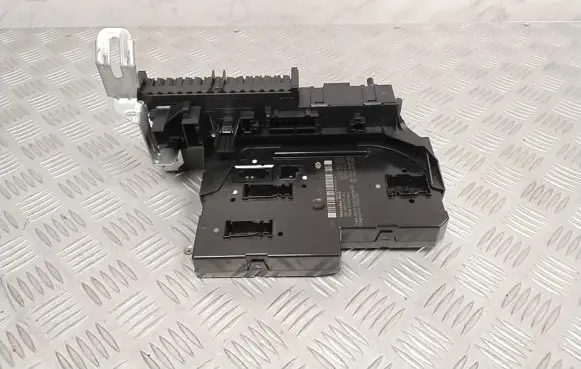 Mercedes-Benz C W204 SAM control unit A2049060105