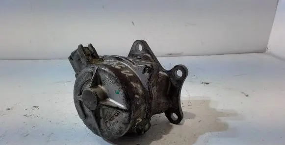 Renault Laguna II Vacuum pump 72117222C