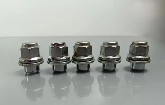 Toyota RAV 4 (XA50) Nuts/bolts 