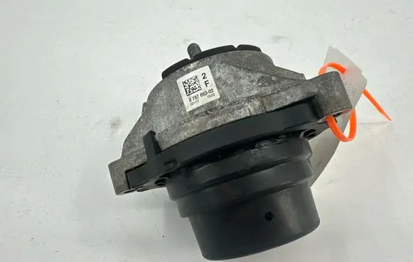 BMW 4 F32 F33 Engine mount bracket 6787663