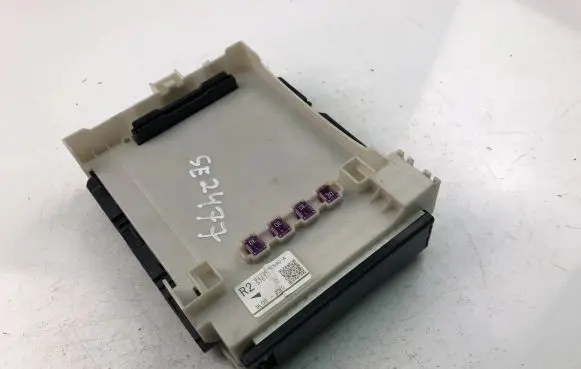 Toyota RAV 4 (XA50) Other control units/modules 8273042890