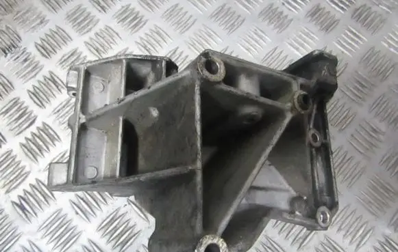 Citroen C8 Engine mounting bracket 9643834880 96348179