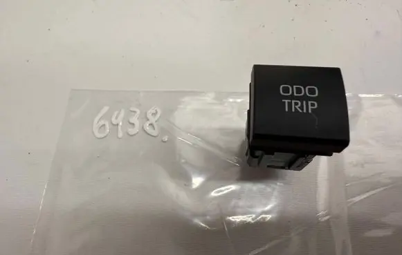 Toyota RAV 4 (XA50) On-board computer control switch G6990N424N