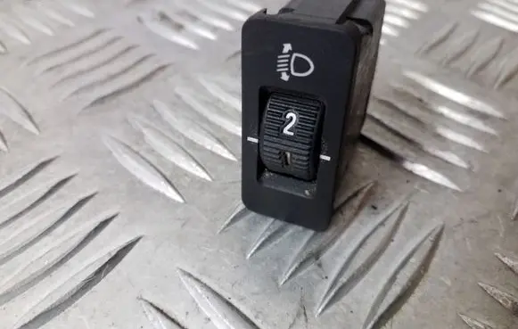 BMW 5 E39 Headlight level height control switch 21323000