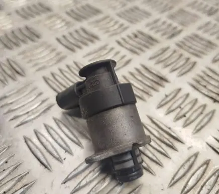 Volkswagen Golf VII Fuel pressure regulator 0928400768
