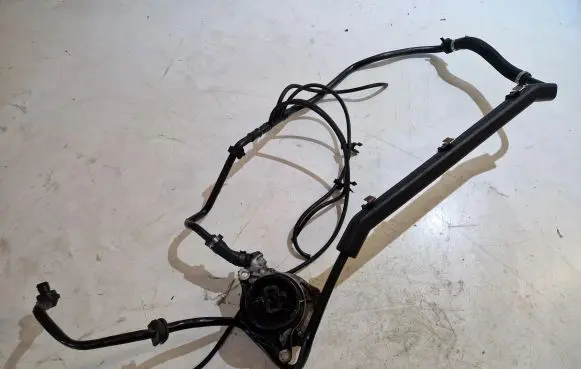 BMW 7 E65 E66 Vacuum pump 728176
