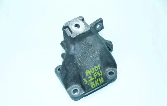 Audi A4 S4 B7 8E 8H Engine mounting bracket 8E0199308Q