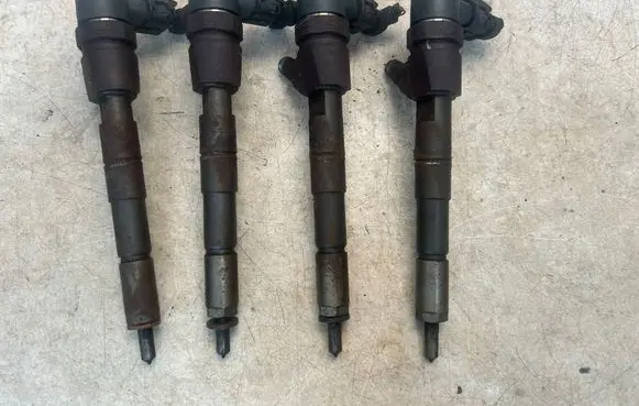 Opel Zafira C Fuel injectors set 0445110243