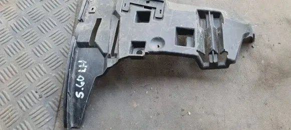 Volvo V70 Front bumper mounting bracket 09190303