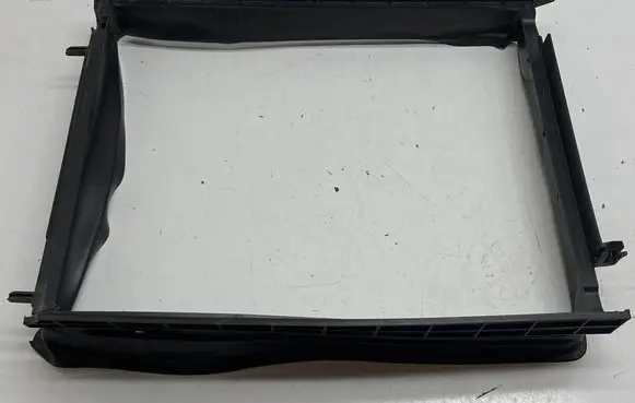 Renault Megane IV Intercooler air guide/duct channel 215598406R