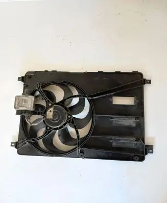 Volvo V40 Cross country Radiator cooling fan shroud 31368431 C9G4A