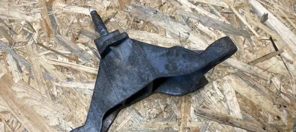 Ford Connect Engine mounting bracket 98AB7M125AF