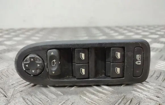 Peugeot 508 Electric window control switch 98026370ZD
