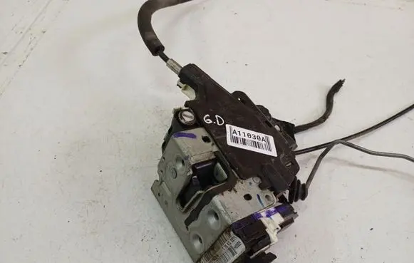 Fiat Freemont Rear door lock 