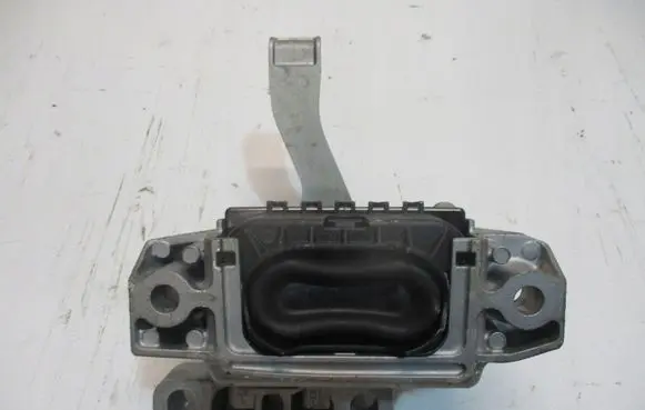 Volkswagen Transporter - Caravelle T1 Engine mounting bracket 5WA199262D