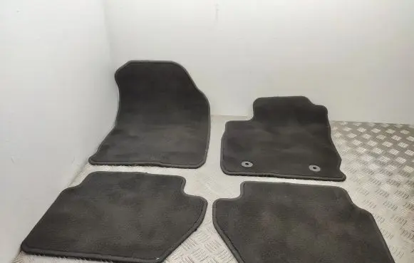 Ford Ecosport Car floor mat set GN15B13086GAW GN15B13016GAW GN15B13087GAW