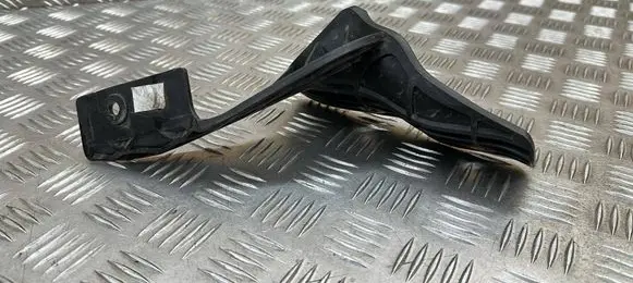 Citroen C4 Cactus Fender mounting bracket 9805295880