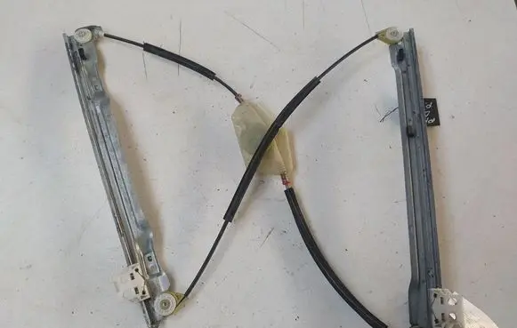 Citroen C4 I Picasso Front window lifting mechanism without motor 9682493680